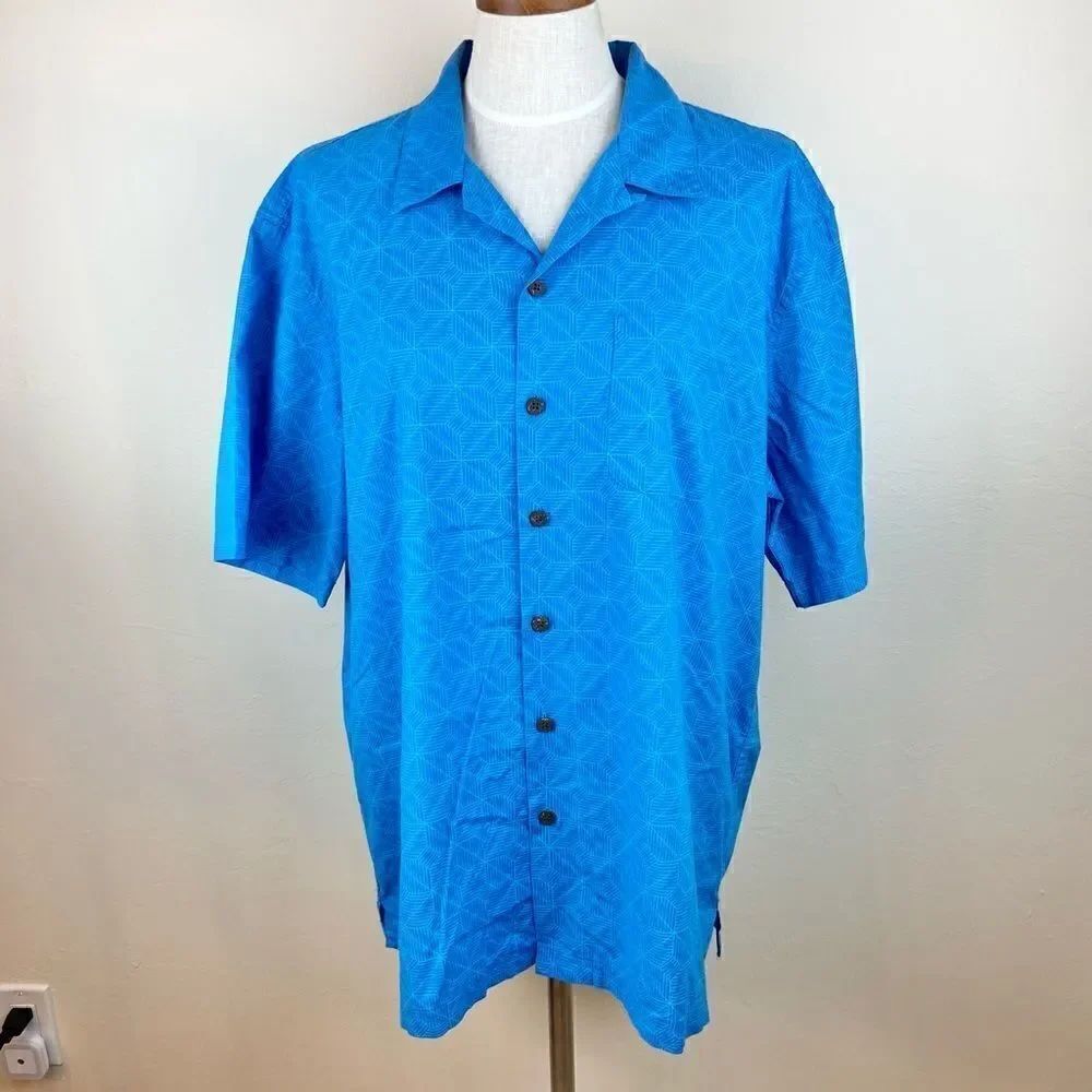 L.L. Bean Traditional Fit Tropical Print Button Down Shirt